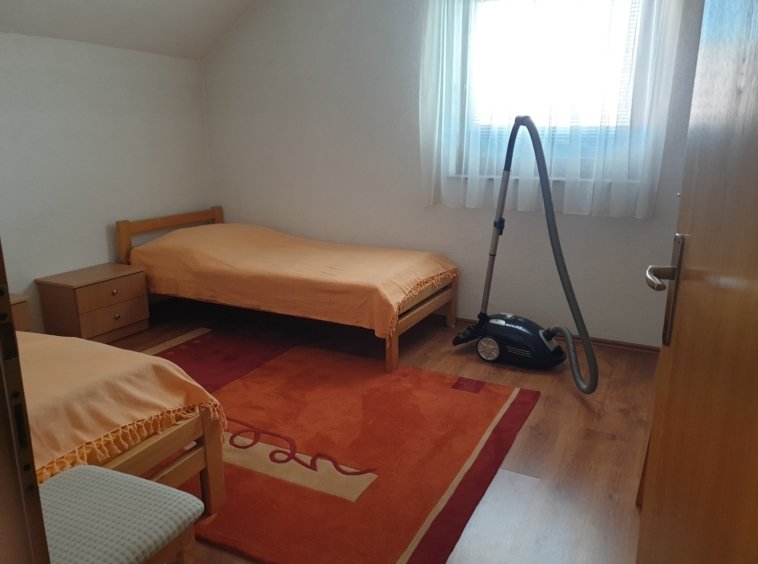 Etos Nekretnine, prodaja, kuća, zemljište, Travnik, Vitez, Bosna, BiH, dvorište