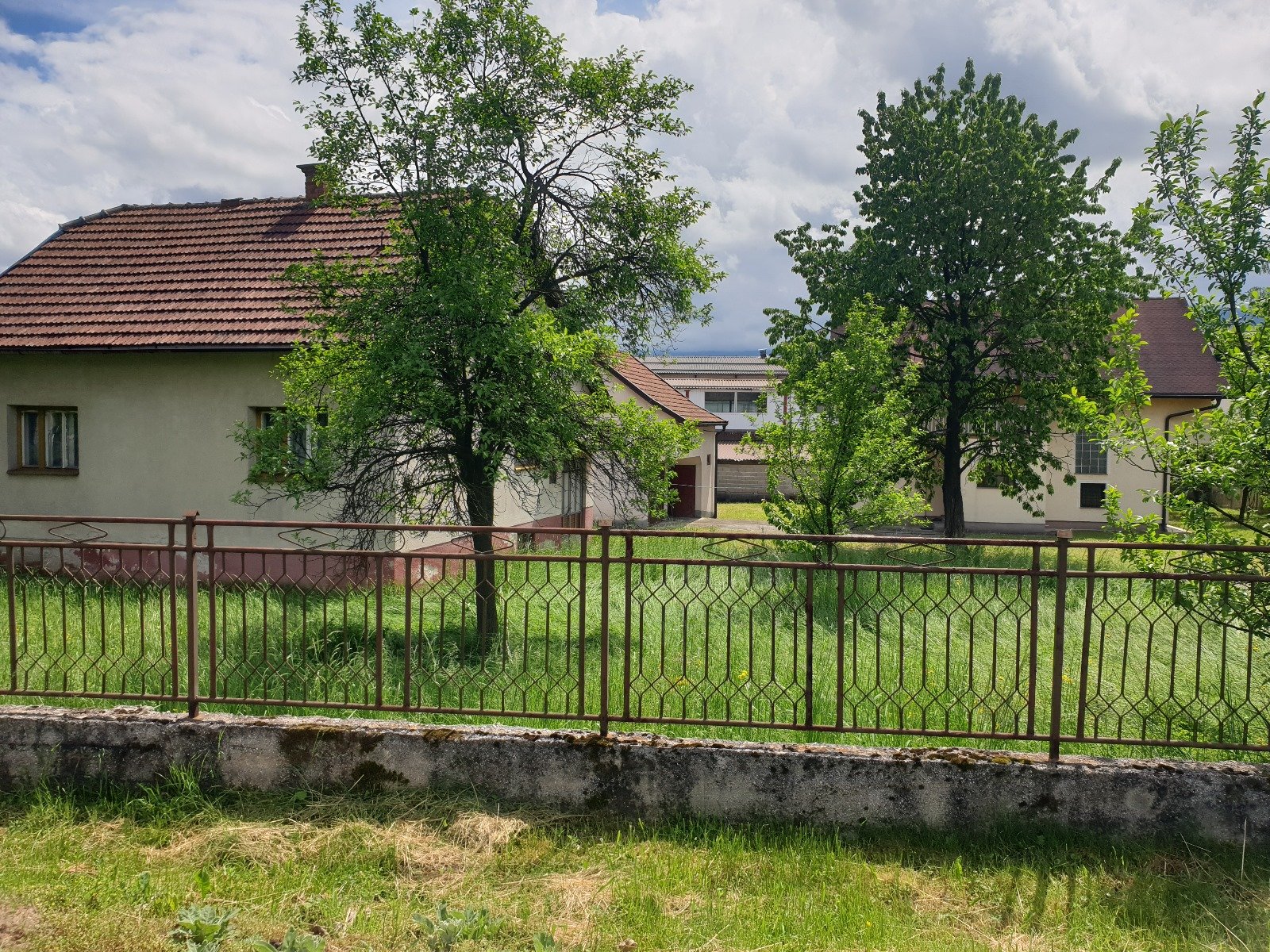 Etos Nekretnine, prodaja, kuća, zemljište, Travnik, Vitez, Bosna, BiH, dvorište